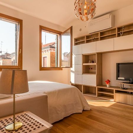 Sunny Nest Canal View In Venice Chic Movida Zewnętrze zdjęcie
