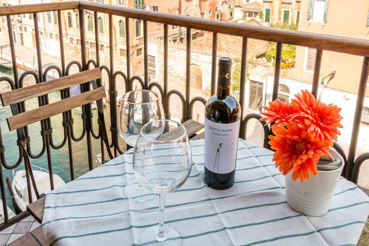 Sunny Nest Canal View In Venice Chic Movida Zewnętrze zdjęcie